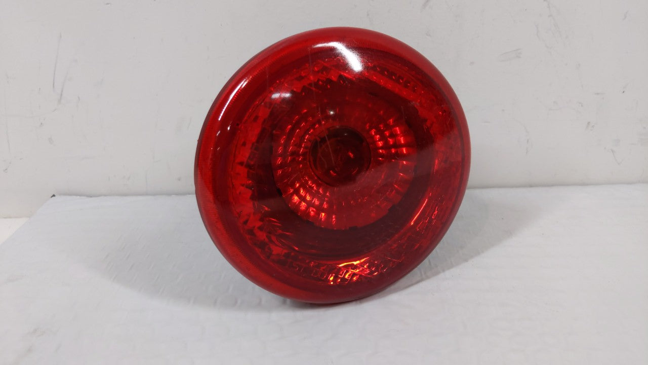 2006-2011 Chevrolet Hhr Tail Light Assembly Passenger Right OEM P/N:25823015 16532504 A Fits 2006 2007 2008 2009 2010 2011 OEM Used Auto Parts - Oemusedautoparts1.com