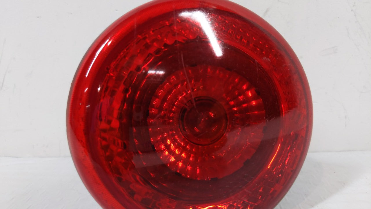 2006-2011 Chevrolet Hhr Tail Light Assembly Passenger Right OEM P/N:25823015 16532504 A Fits 2006 2007 2008 2009 2010 2011 OEM Used Auto Parts - Oemusedautoparts1.com