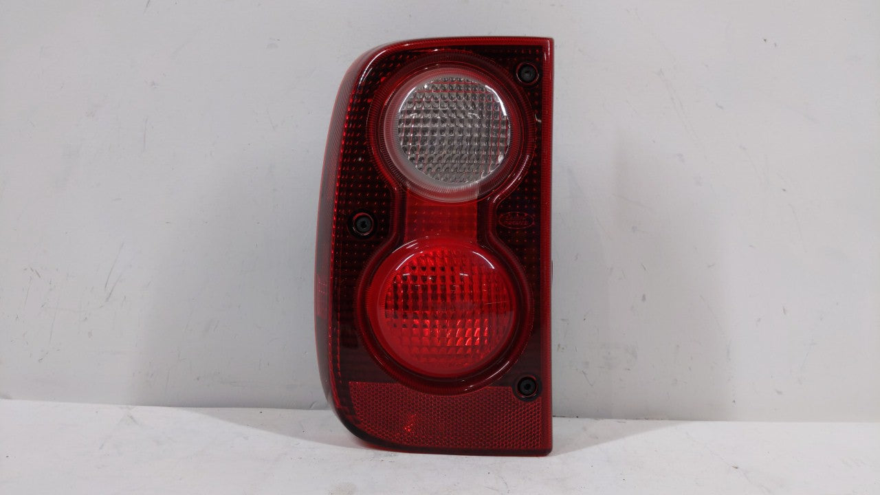 2004-2005 Land Rover Freelander Tail Light Assembly Driver Left OEM Fits 2004 2005 OEM Used Auto Parts - Oemusedautoparts1.com