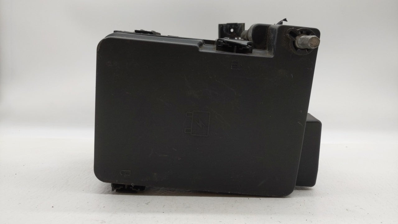 2011 Chevrolet Equinox Fusebox Fuse Box Panel Relay Module P/N:20899629 Fits OEM Used Auto Parts - Oemusedautoparts1.com