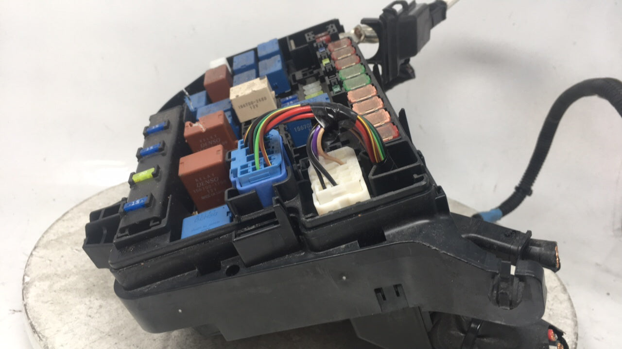 2010-2013 Suzuki Kizashi Fusebox Fuse Box Panel Relay Module Fits 2010 2011 2012 2013 OEM Used Auto Parts - Oemusedautoparts1.com