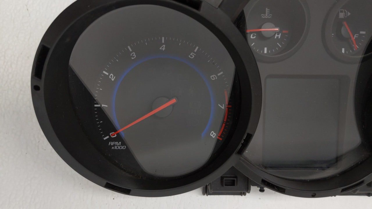 2015-2016 Chevrolet Cruze Instrument Cluster Speedometer Gauges P/N:811511914 94560794 Fits 2015 2016 OEM Used Auto Parts - Oemusedautoparts1.com