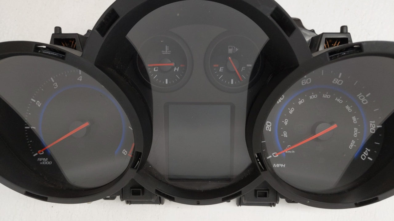 2015-2016 Chevrolet Cruze Instrument Cluster Speedometer Gauges P/N:811511914 94560794 Fits 2015 2016 OEM Used Auto Parts - Oemusedautoparts1.com