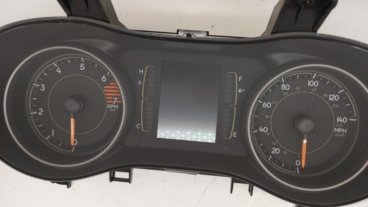 2016 Jeep Cherokee Instrument Cluster Speedometer Gauges P/N:P68274069AC P68274070AC Fits OEM Used Auto Parts - Oemusedautoparts1.com