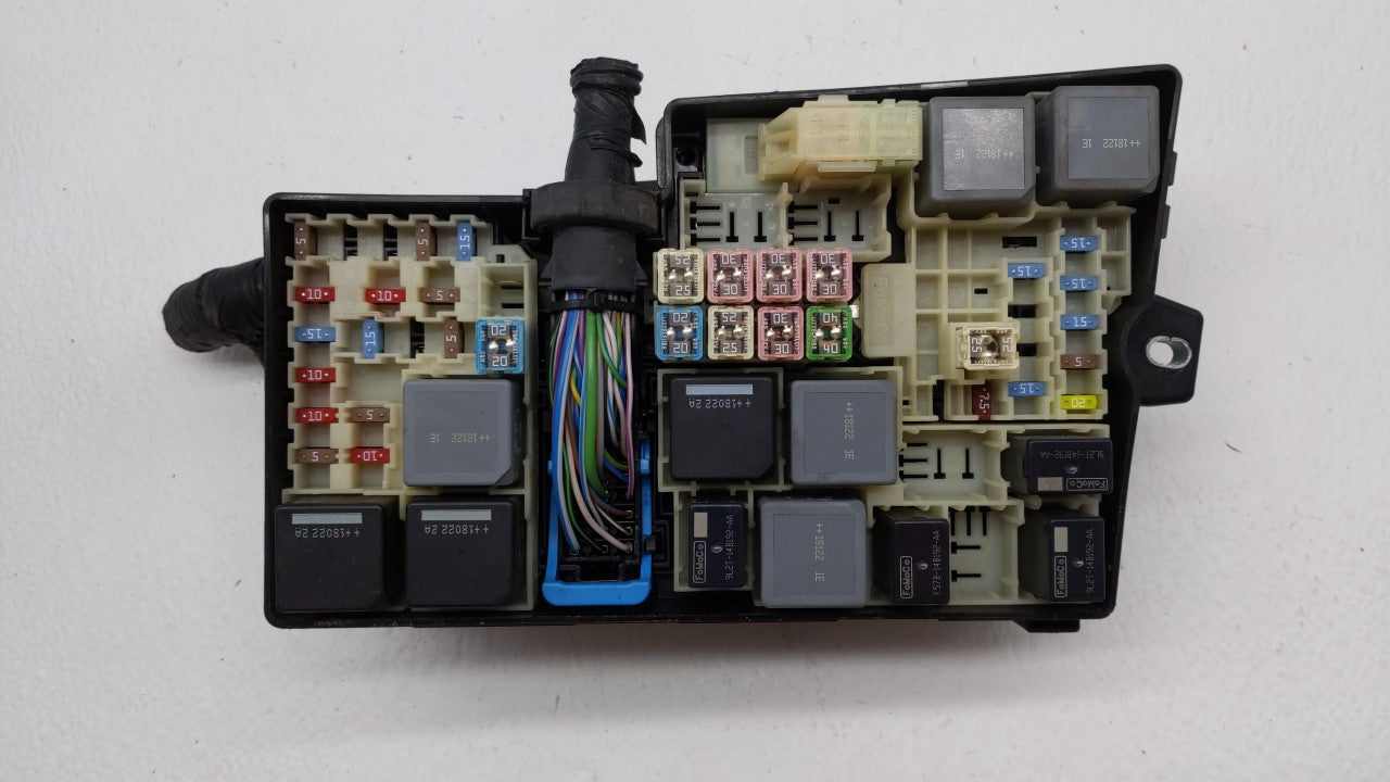 2017-2018 Ford Focus Fusebox Fuse Box Panel Relay Module Fits 2017 2018 OEM Used Auto Parts - Oemusedautoparts1.com