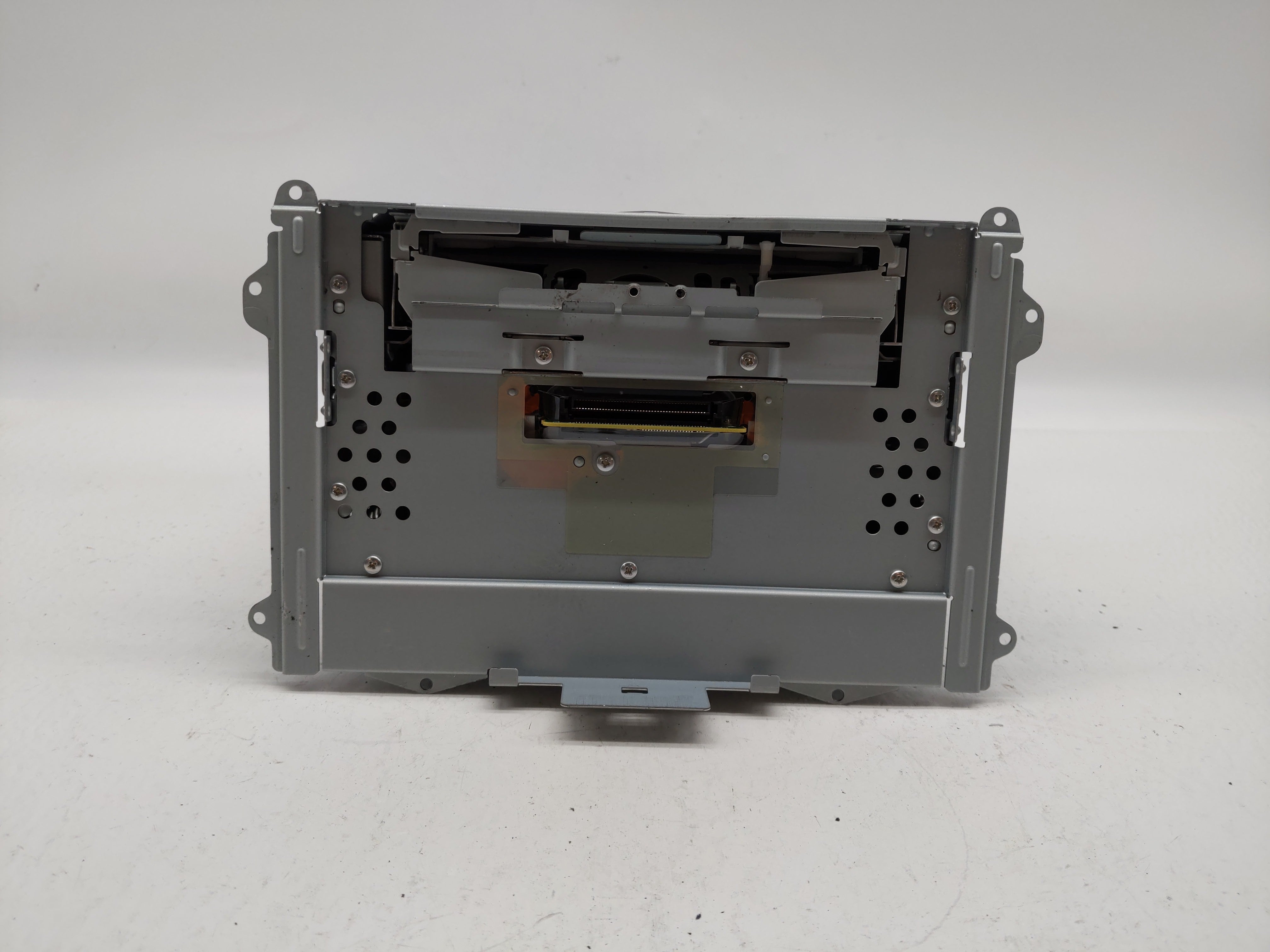 2016 Honda Hr-V Radio AM FM Cd Player Receiver Replacement P/N:39100-T7W-A013-M1 39100-T7W-A710-M1 Fits OEM Used Auto Parts - Oemusedautoparts1.com