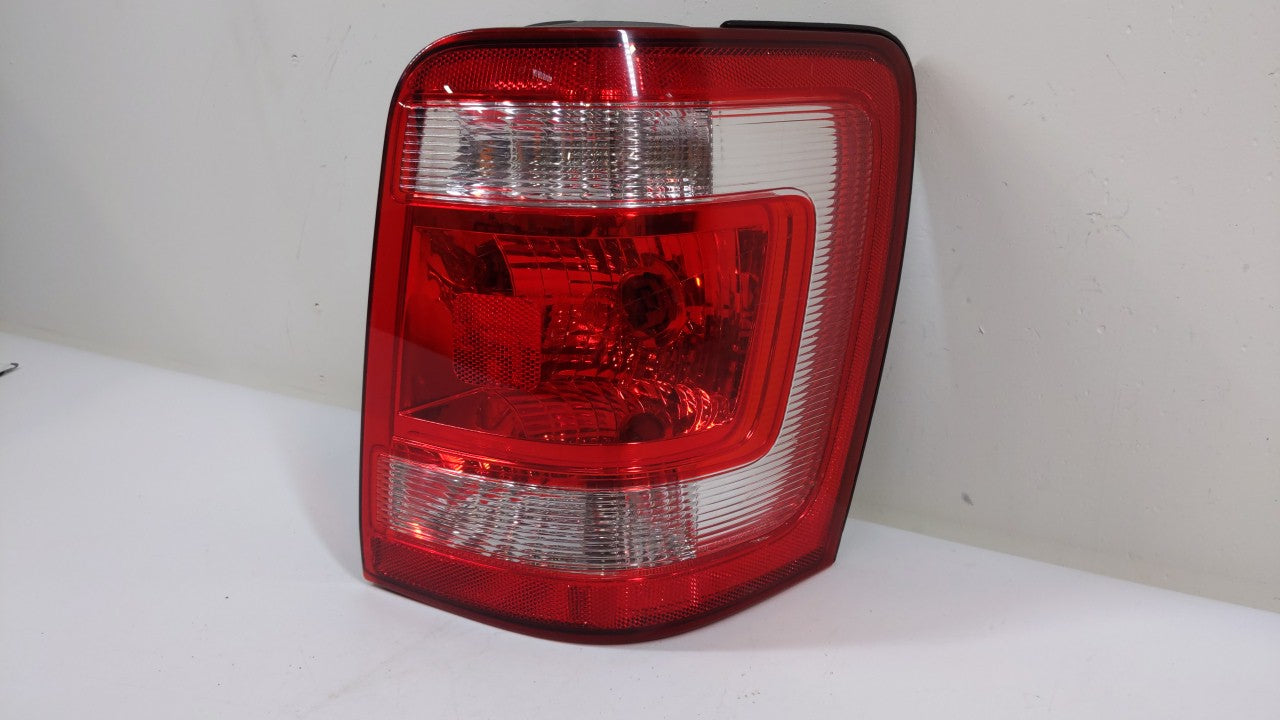 2008-2012 Ford Escape Passenger Right Side Tail Light Taillight Oem 254072 - Oemusedautoparts1.com