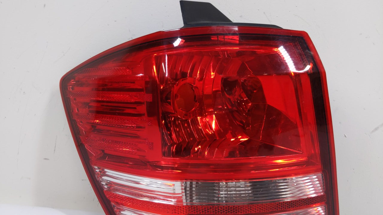 2009-2009 Dodge Journey Driver Left Side Tail Light Taillight Oem 254328 - Oemusedautoparts1.com