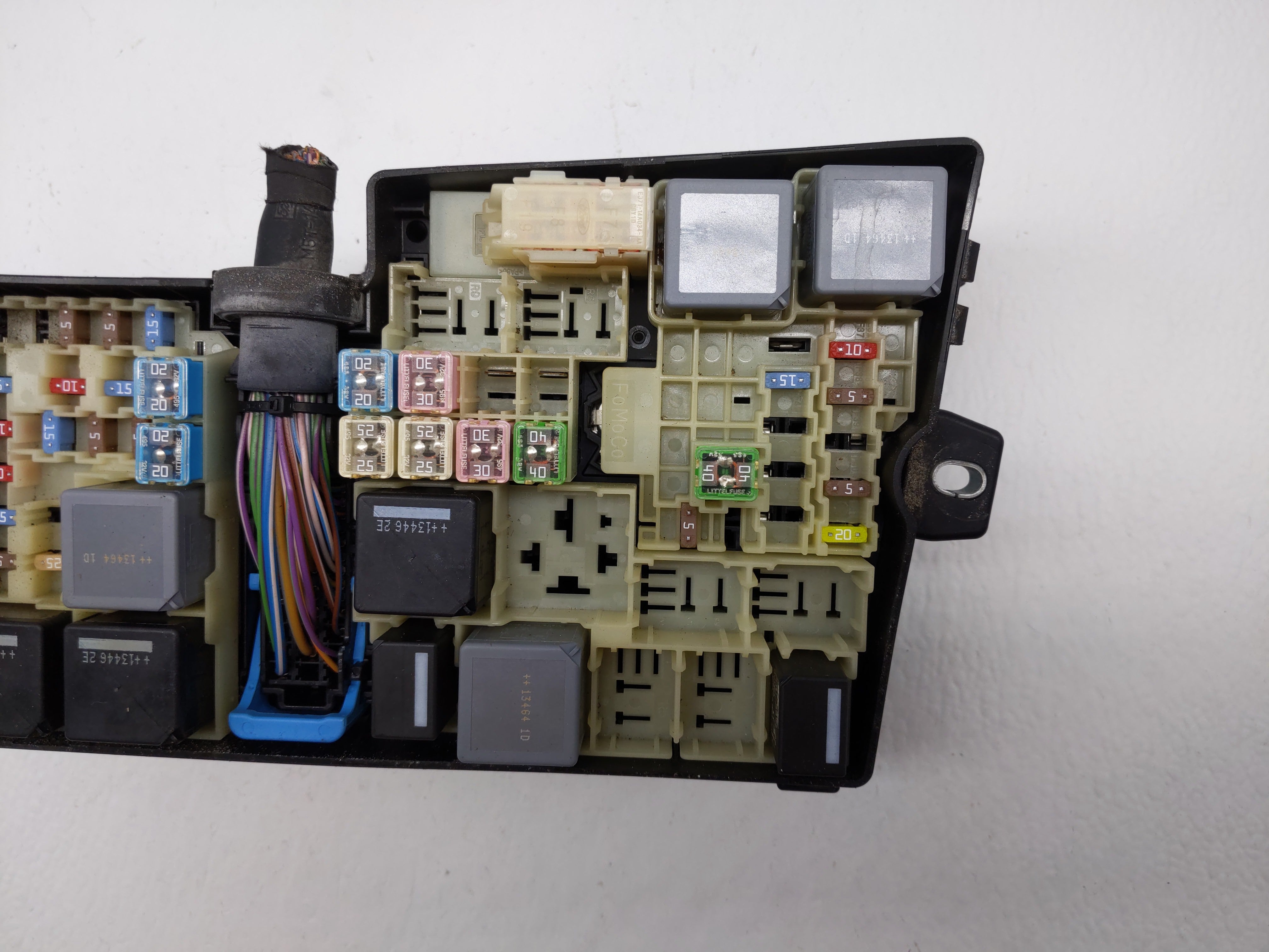 2013-2016 Ford Escape Fusebox Fuse Box Panel Relay Module P/N:AV6T-14A142-AB AV6T-14A067-AD Fits 2013 2014 2015 2016 OEM Used Auto Parts - Oemusedautoparts1.com