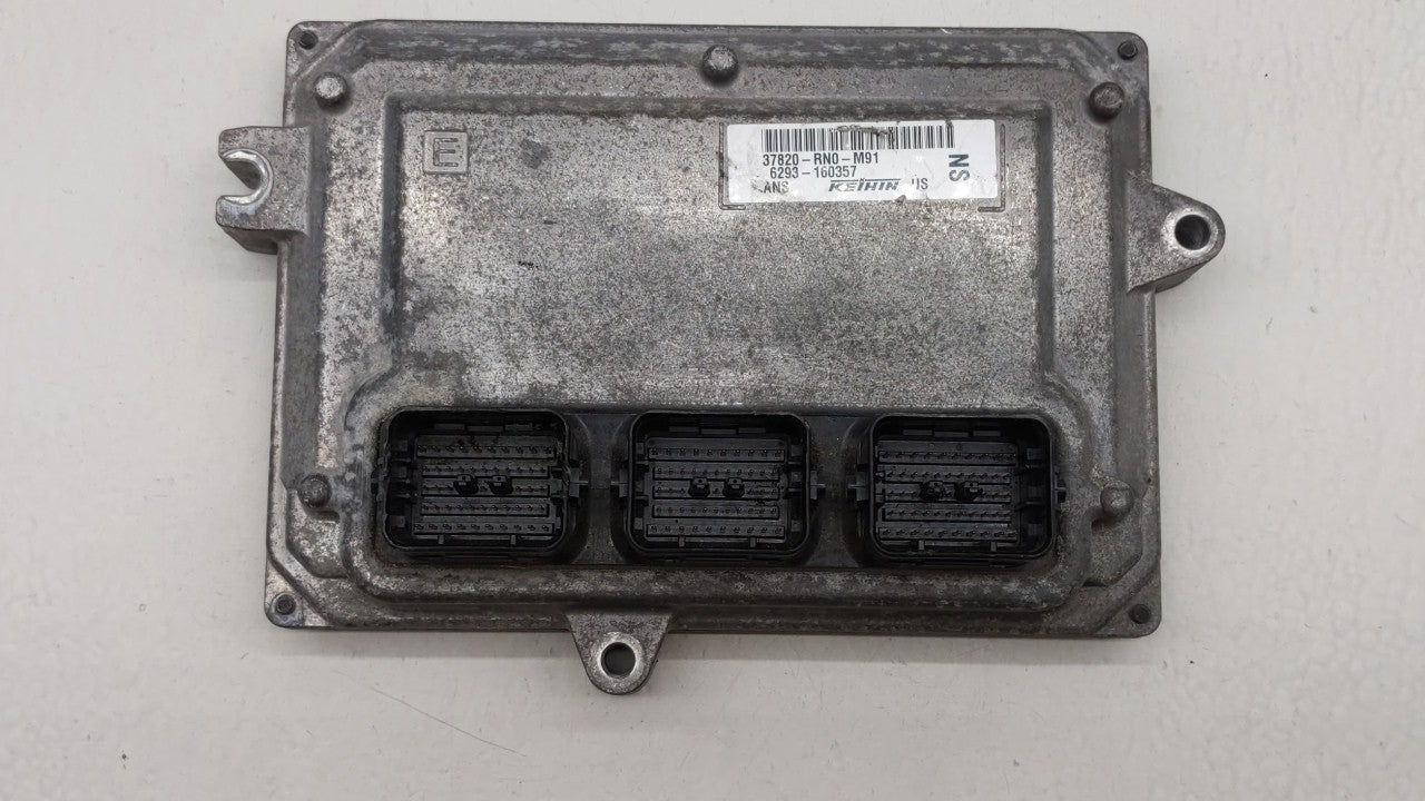 2013-2015 Honda Pilot PCM Engine Computer ECU ECM PCU OEM P/N:37820-RN0-M91 37820-RN0-M82 Fits 2013 2014 2015 OEM Used Auto Parts - Oemusedautoparts1.com