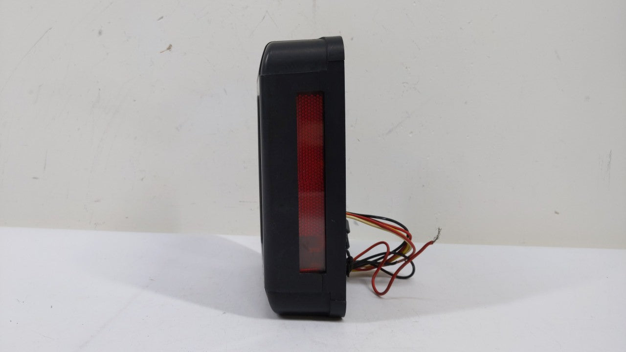 2007-2018 Jeep Wrangler Tail Light Assembly Passenger Right OEM Fits 2007 2008 2009 2010 2011 2012 2013 2014 2015 2016 2017 2018 OEM Used Auto Parts - Oemusedautoparts1.com