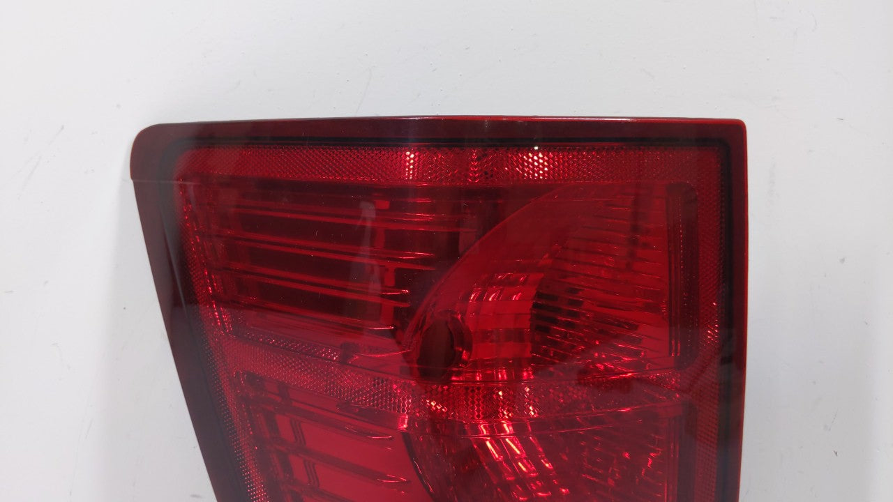 2007-2010 Jeep Grand Cherokee Tail Light Assembly Driver Left OEM P/N:55079013AA 55079013AC Fits 2007 2008 2009 2010 OEM Used Auto Parts - Oemusedautoparts1.com