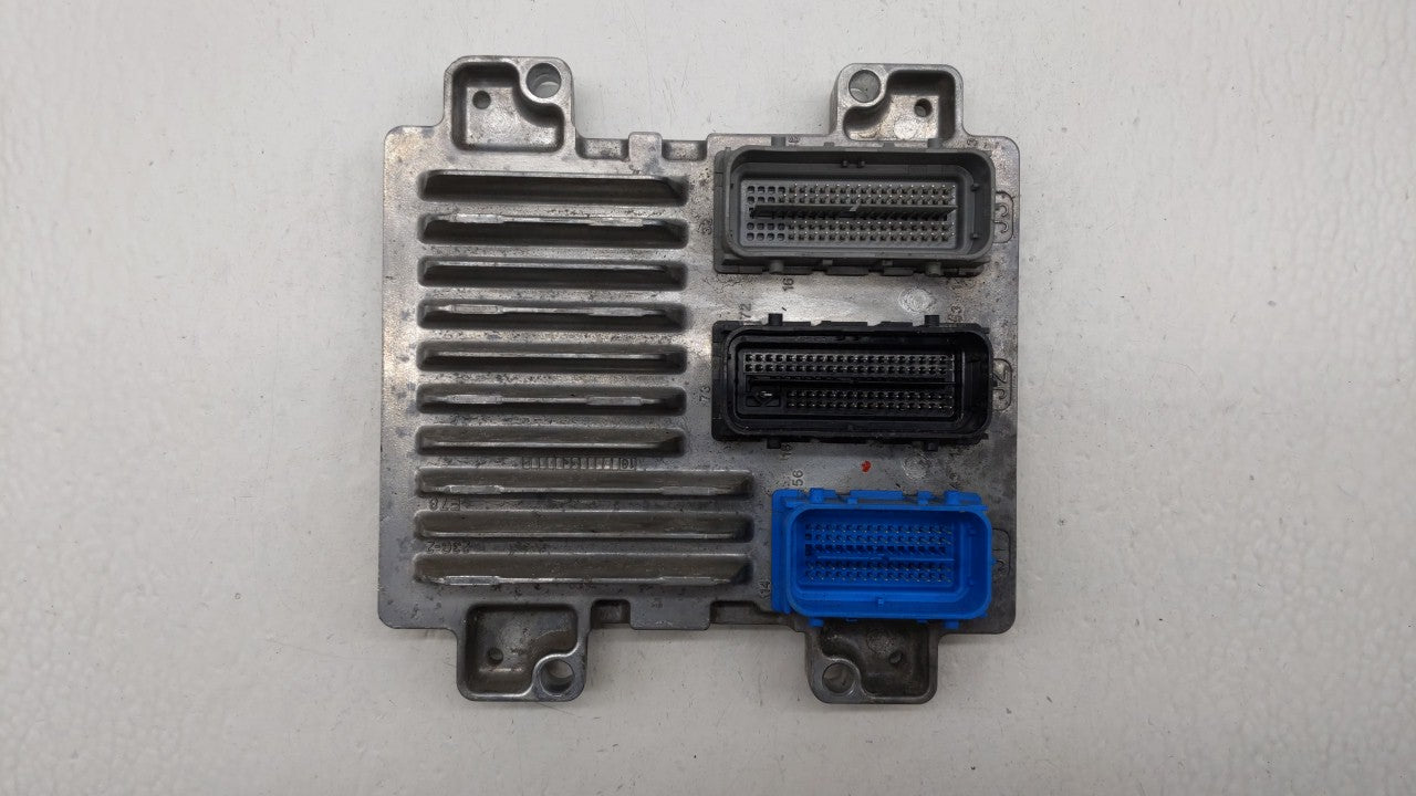 2017-2018 Chevrolet Trax PCM Engine Computer ECU ECM PCU OEM P/N:12685776 12668986 Fits 2017 2018 2019 OEM Used Auto Parts - Oemusedautoparts1.com