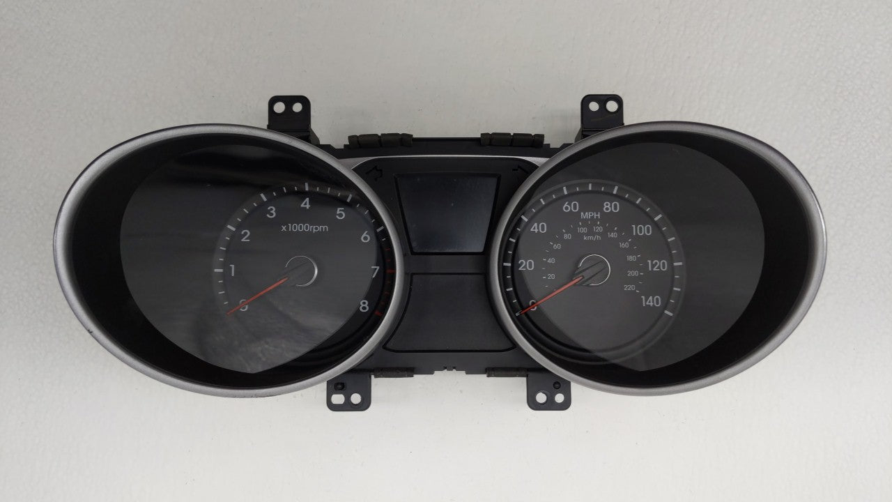 2010-2013 Hyundai Tucson Instrument Cluster Speedometer Gauges P/N:94001-2S580 94001-2S585 Fits 2010 2011 2012 2013 OEM Used Auto Parts - Oemusedautoparts1.com