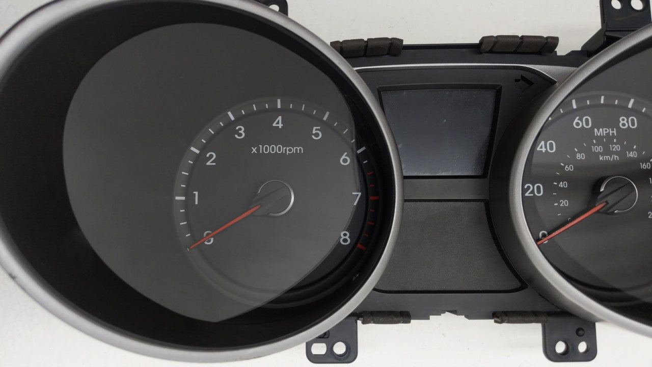 2010-2013 Hyundai Tucson Instrument Cluster Speedometer Gauges P/N:94001-2S580 94001-2S585 Fits 2010 2011 2012 2013 OEM Used Auto Parts - Oemusedautoparts1.com