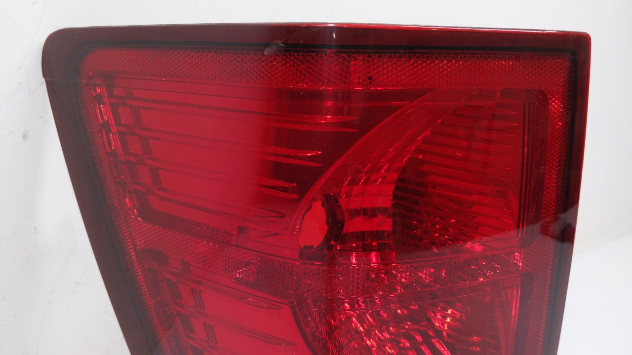 2007-2010 Jeep Grand Cherokee Tail Light Assembly Driver Left OEM P/N:55079013AA 55079013AC Fits 2007 2008 2009 2010 OEM Used Auto Parts - Oemusedautoparts1.com