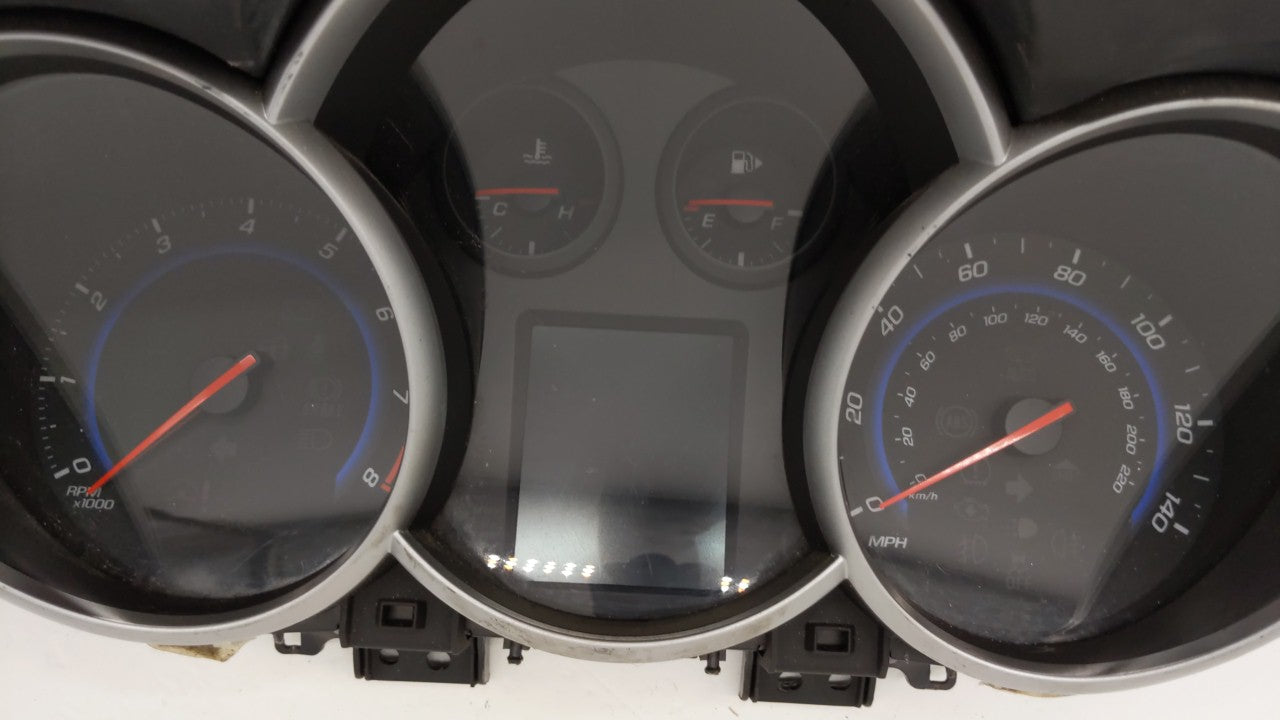 2015-2016 Chevrolet Cruze Instrument Cluster Speedometer Gauges P/N:811511914 94560794 Fits 2015 2016 OEM Used Auto Parts - Oemusedautoparts1.com