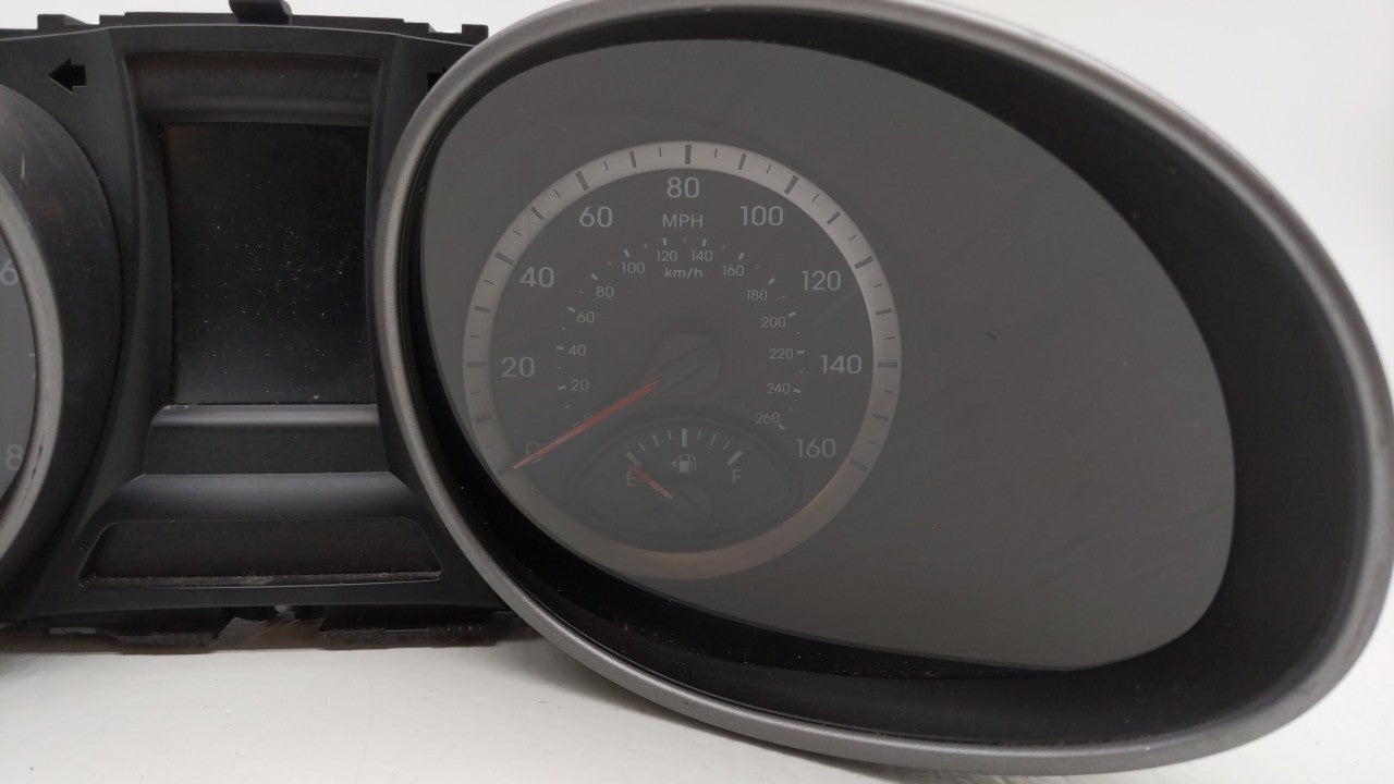 2013-2014 Hyundai Santa Fe Instrument Cluster Speedometer Gauges P/N:94001-B8041 Fits 2013 2014 OEM Used Auto Parts - Oemusedautoparts1.com