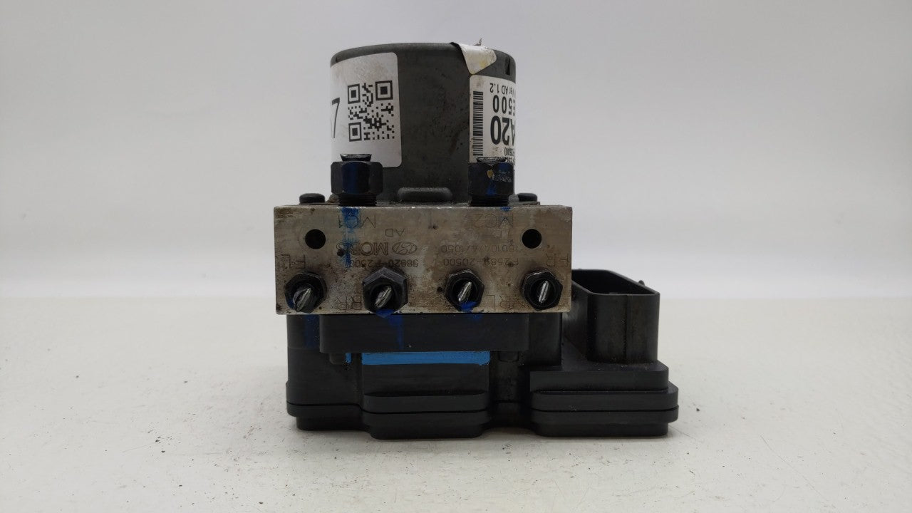 2017-2018 Hyundai Elantra ABS Pump Control Module Replacement P/N:58900-F2500 58920-F2500 Fits 2017 2018 OEM Used Auto Parts - Oemusedautoparts1.com