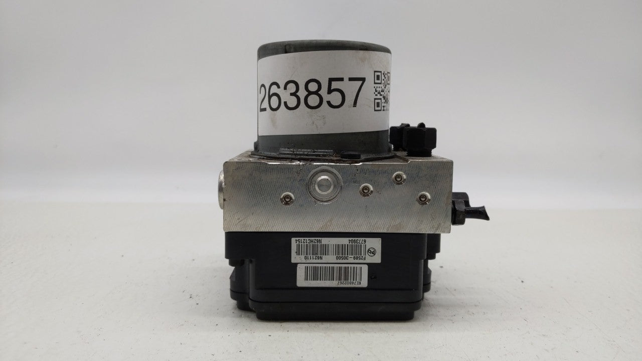 2017-2018 Hyundai Elantra ABS Pump Control Module Replacement P/N:58900-F2500 58920-F2500 Fits 2017 2018 OEM Used Auto Parts - Oemusedautoparts1.com