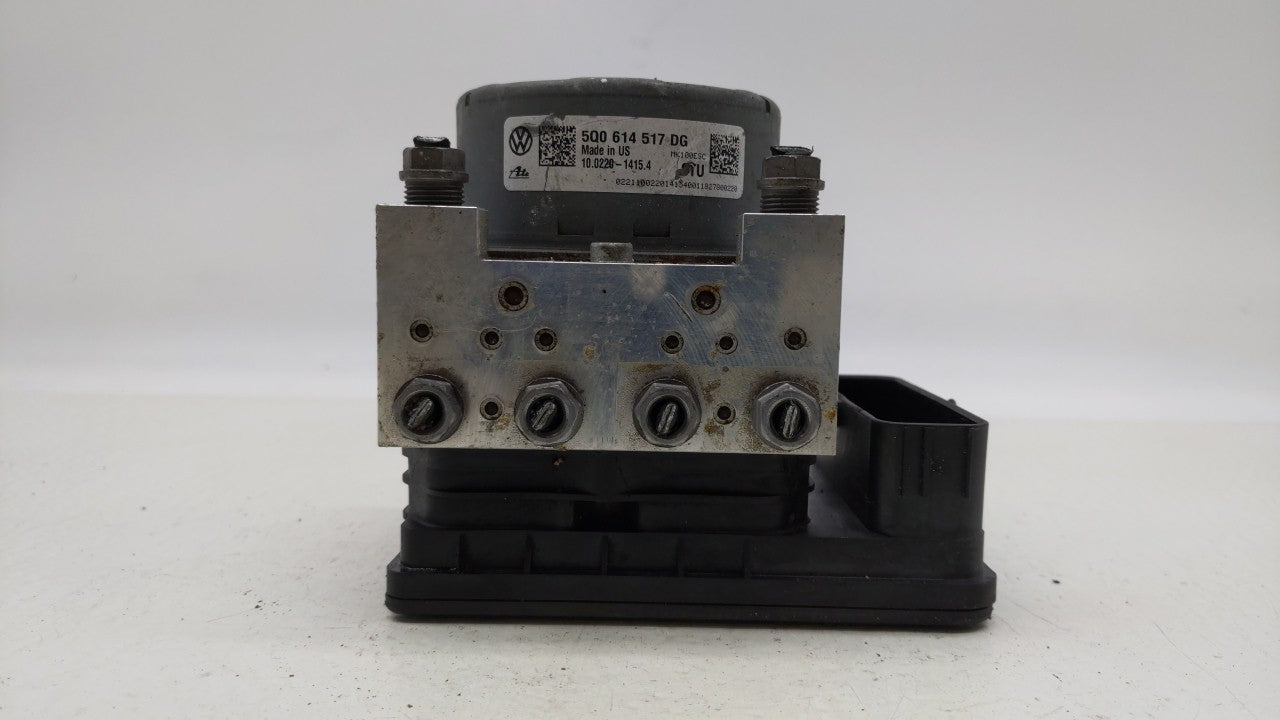 2018-2019 Volkswagen Tiguan ABS Pump Control Module Replacement P/N:5Q0 614 517 DG 5Q0614517GA Fits 2018 2019 OEM Used Auto Parts - Oemusedautoparts1.com