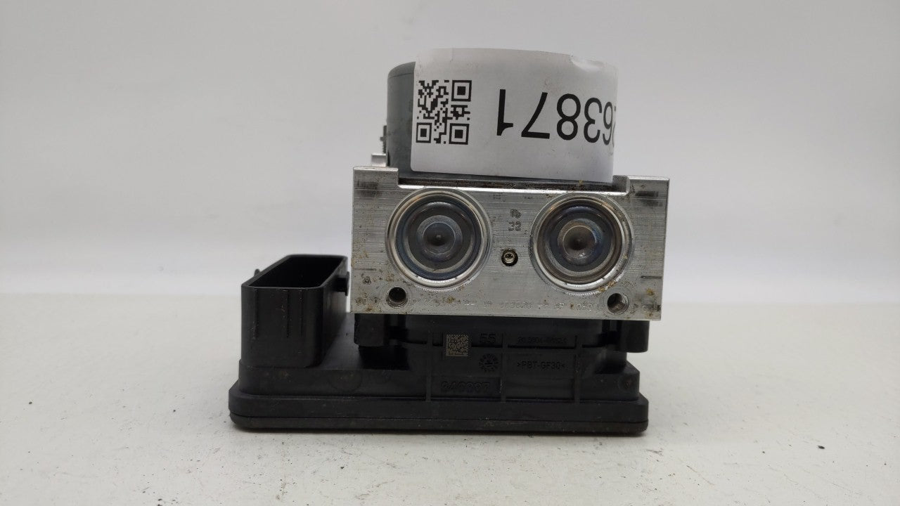 2018-2019 Volkswagen Tiguan ABS Pump Control Module Replacement P/N:5Q0 614 517 DG 5Q0614517GA Fits 2018 2019 OEM Used Auto Parts - Oemusedautoparts1.com