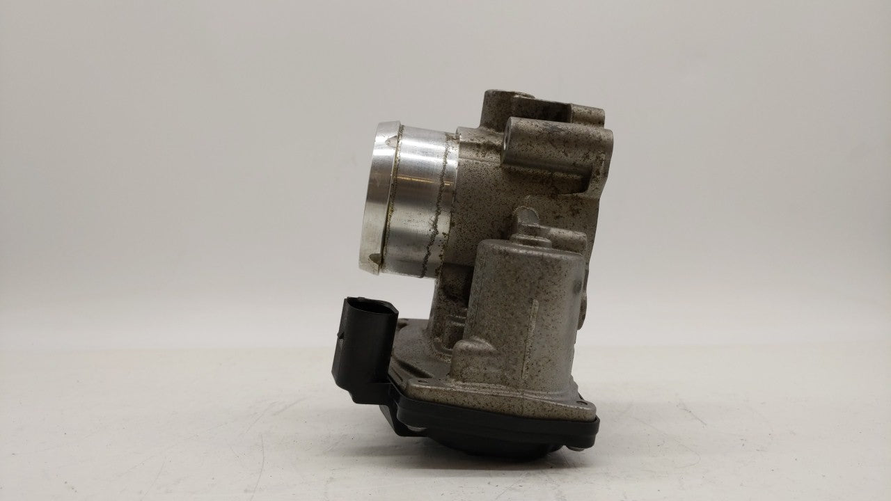 2014-2019 Ford Fusion Throttle Body P/N:DS7G-9F991-BB DS7G-9E991-BB Fits 2014 2015 2016 2017 2018 2019 OEM Used Auto Parts - Oemusedautoparts1.com