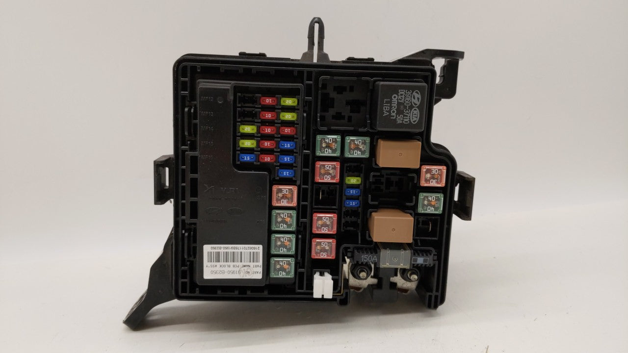 2017-2019 Kia Soul Fusebox Fuse Box Panel Relay Module P/N:91709-B2070 91713B2770 Fits 2017 2018 2019 OEM Used Auto Parts - Oemusedautoparts1.com