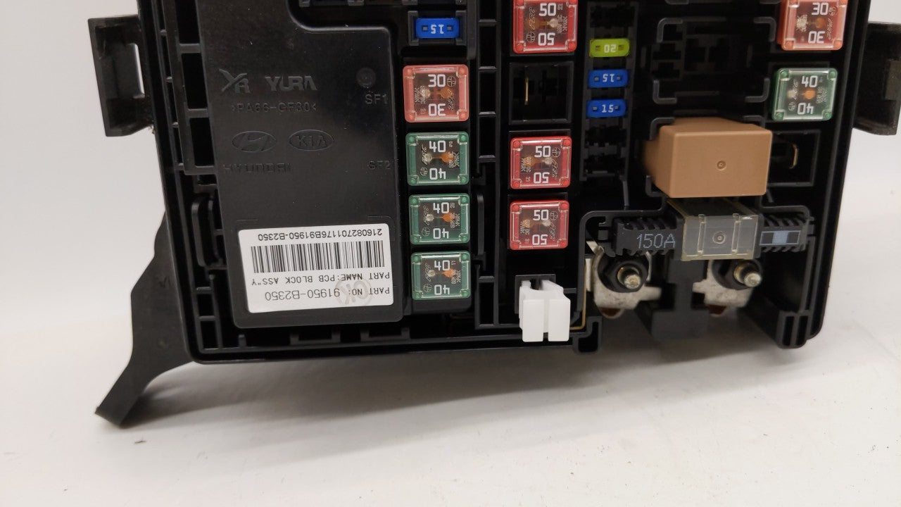 2017-2019 Kia Soul Fusebox Fuse Box Panel Relay Module P/N:91709-B2070 91713B2770 Fits 2017 2018 2019 OEM Used Auto Parts - Oemusedautoparts1.com