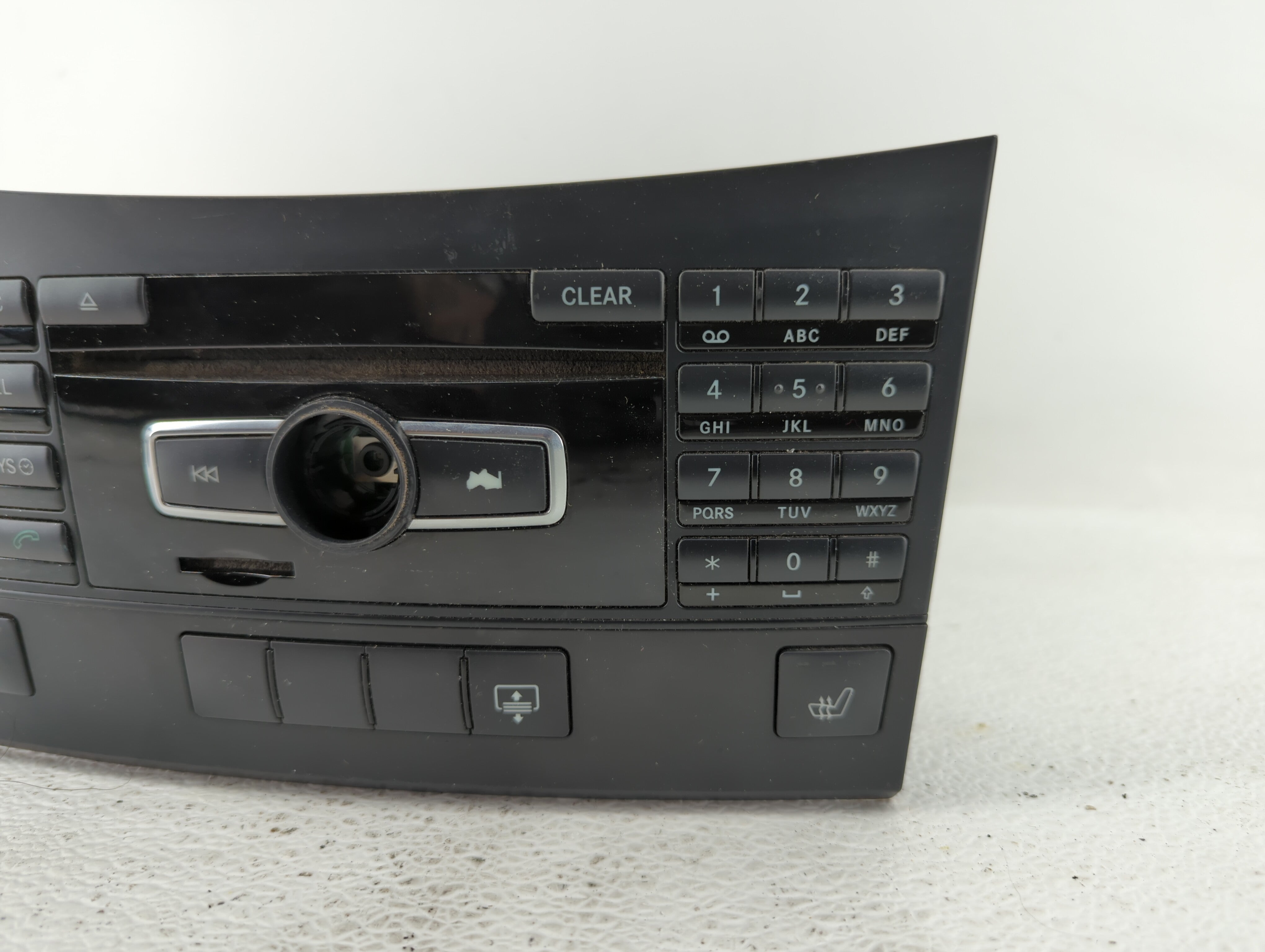 2012 Mercedes-Benz E350 Radio AM FM Cd Player Receiver Replacement P/N:2129006513 212 900 65 13 Fits OEM Used Auto Parts - Oemusedautoparts1.com