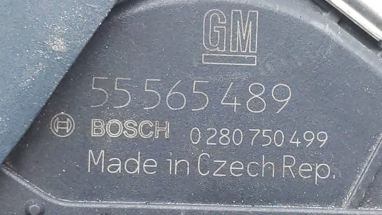 2013-2018 Chevrolet Trax Throttle Body P/N:55565489 12644239AA Fits 2011 2012 2013 2014 2015 2016 2017 2018 2019 OEM Used Auto Parts - Oemusedautoparts1.com