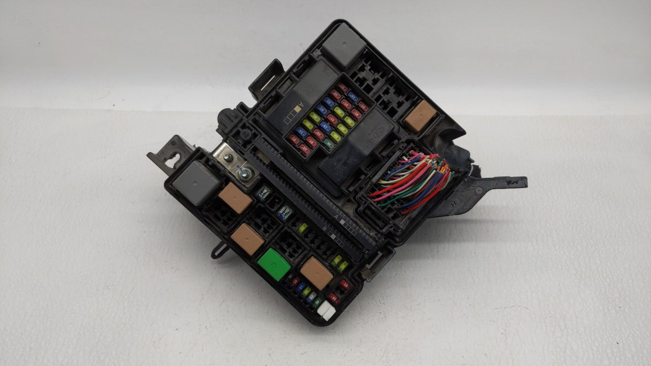 2015 Hyundai Sonata Fusebox Fuse Box Panel Relay Module P/N:91200C2040 6423-0102-7-000 Fits OEM Used Auto Parts - Oemusedautoparts1.com