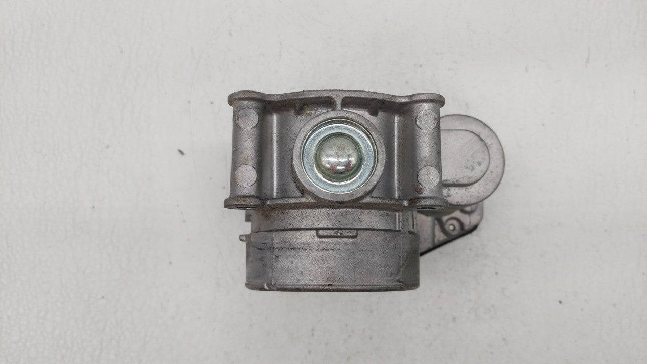 2010-2012 Ford Fusion Throttle Body P/N:9L8Z-A DS7Z-A Fits 2009 2010 2011 2012 OEM Used Auto Parts - Oemusedautoparts1.com