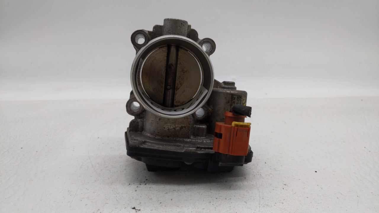 2017-2019 Ford Escape Throttle Body P/N:DS7G-9F991-BB DS7G-9E991-BB Fits 2014 2015 2016 2017 2018 2019 OEM Used Auto Parts - Oemusedautoparts1.com