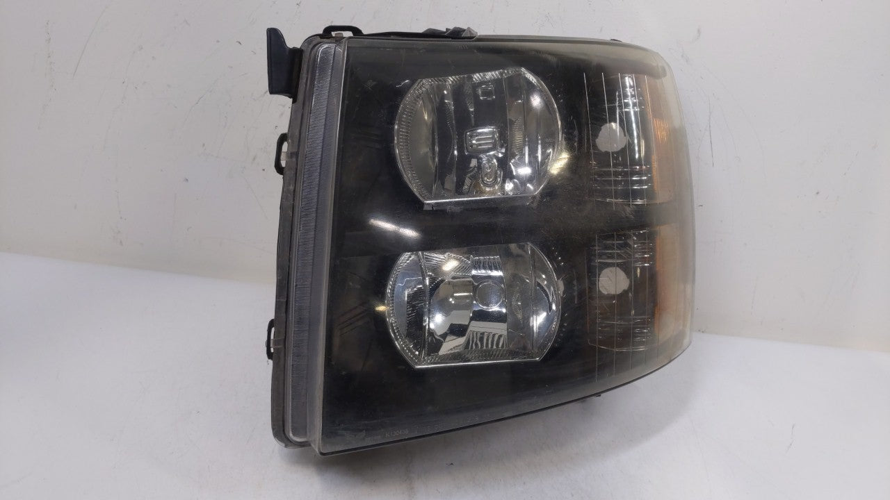 2007 Chevrolet Silverado 1500 Driver Left Oem Head Light Headlight Lamp - Oemusedautoparts1.com