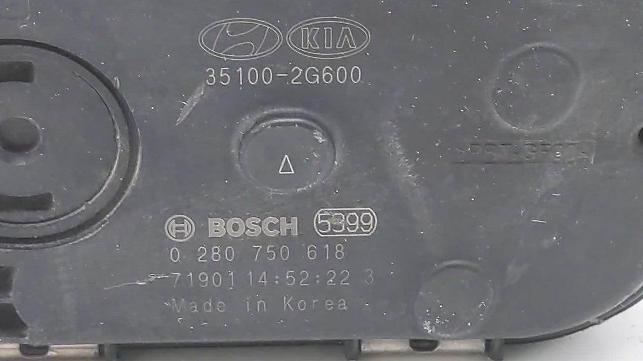 2015-2019 Hyundai Sonata Throttle Body P/N:35100-2G600 Fits 2015 2016 2017 2018 2019 OEM Used Auto Parts - Oemusedautoparts1.com