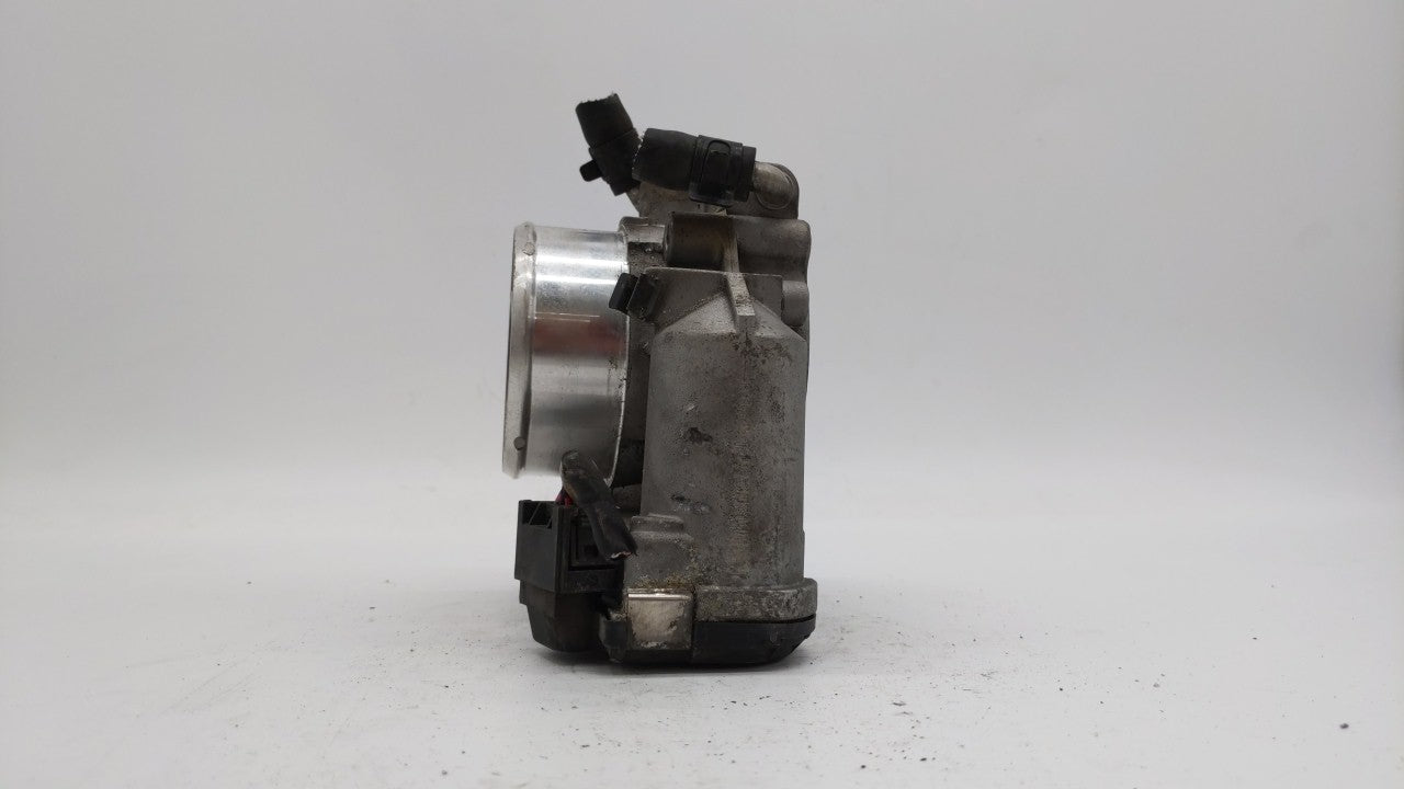 2011-2014 Hyundai Sonata Throttle Body P/N:35100-2G700 Fits 2011 2012 2013 2014 2015 2016 OEM Used Auto Parts - Oemusedautoparts1.com