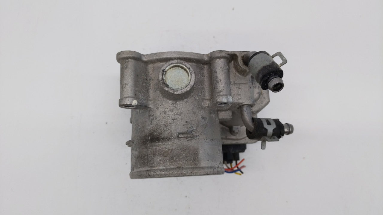 2016-2017 Hyundai Sonata Throttle Body P/N:35100-2E610 Fits 2016 2017 2018 2019 OEM Used Auto Parts - Oemusedautoparts1.com