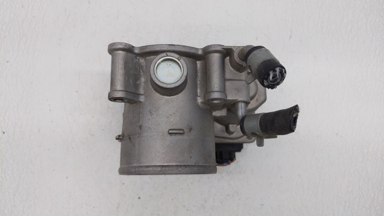 2014-2016 Kia Forte Throttle Body P/N:35100-2E400 Fits 2012 2013 2014 2015 2016 2018 2019 OEM Used Auto Parts - Oemusedautoparts1.com