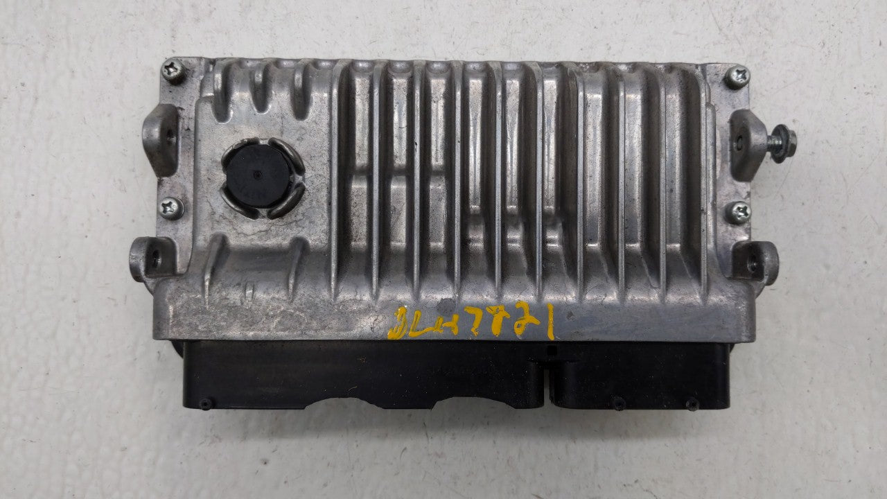 2015 Toyota Camry PCM Engine Computer ECU ECM PCU OEM P/N:89661-06N10 89661-06N11 Fits OEM Used Auto Parts - Oemusedautoparts1.com