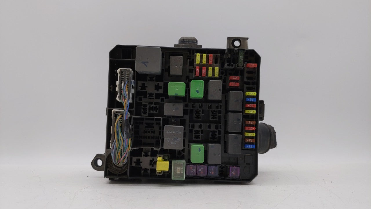 2014 Mitsubishi Lancer Fusebox Fuse Box Panel Relay Module P/N:8565A269 Fits OEM Used Auto Parts - Oemusedautoparts1.com