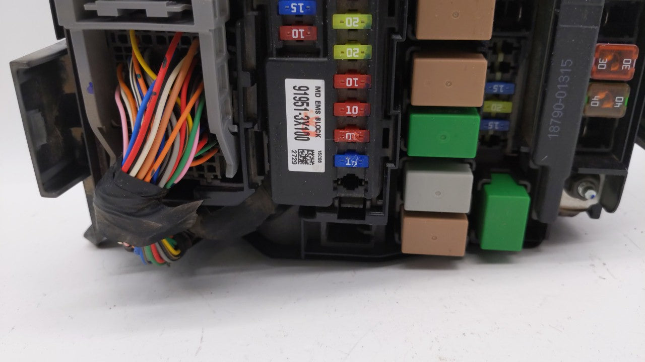 2014-2016 Hyundai Elantra Fusebox Fuse Box Panel Relay Module P/N:91951-3X100 Fits 2014 2015 2016 OEM Used Auto Parts - Oemusedautoparts1.com