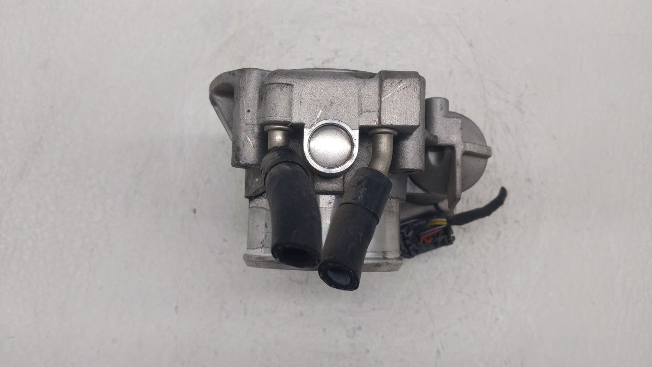 2011-2014 Hyundai Sonata Throttle Body P/N:35100-2G710 Fits 2011 2012 2013 2014 2015 2016 OEM Used Auto Parts - Oemusedautoparts1.com