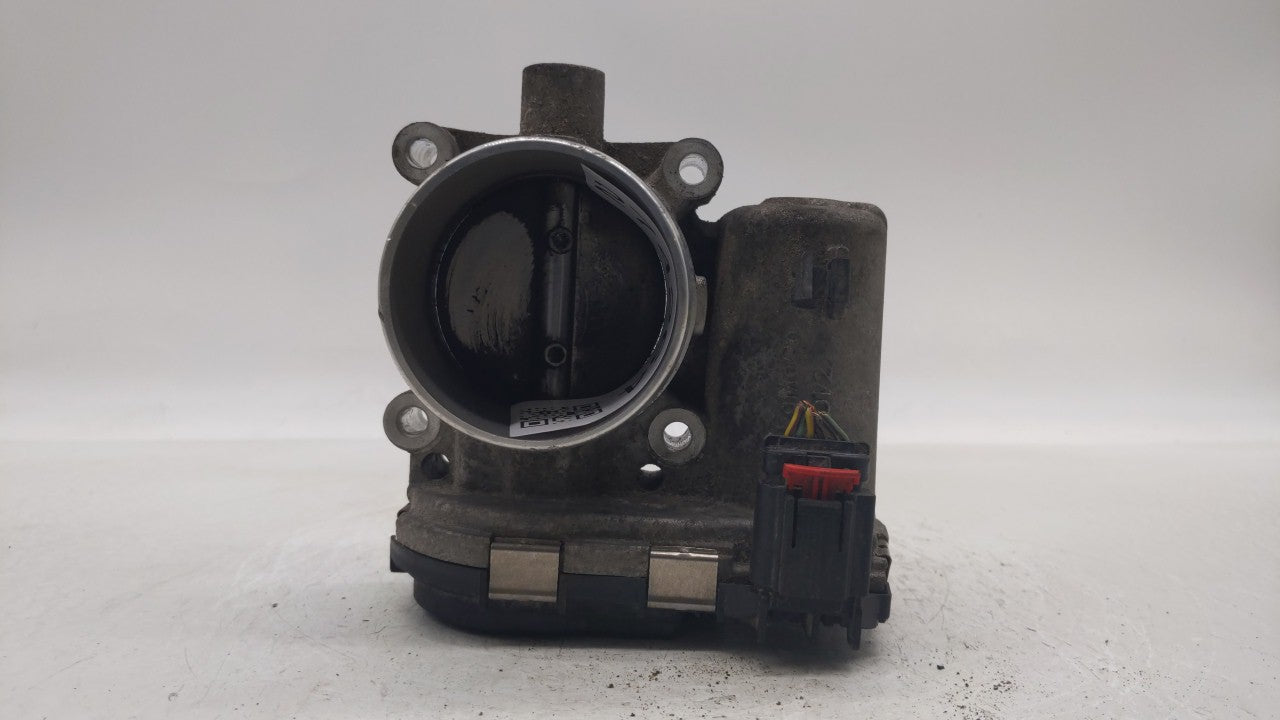 2012-2013 Ford Focus Throttle Body P/N:CM5E-9F991-AD CM5E-9F991-AC Fits 2012 2013 2014 2015 2016 2017 OEM Used Auto Parts - Oemusedautoparts1.com