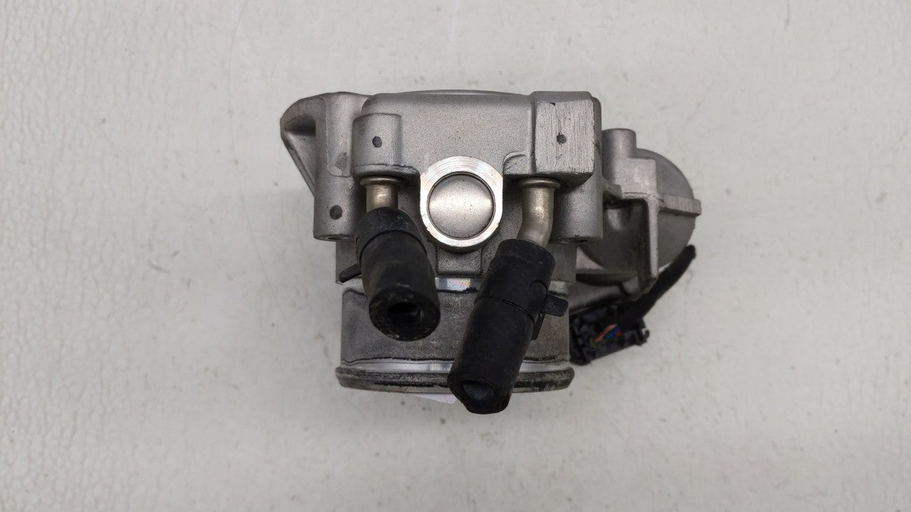 2011-2019 Ford Explorer Throttle Body P/N:AT4E-9F991-EM AT4E-9F991-EL Fits 2011 2012 2013 2014 2015 2016 2017 2018 2019 OEM Used Auto Parts - Oemusedautoparts1.com