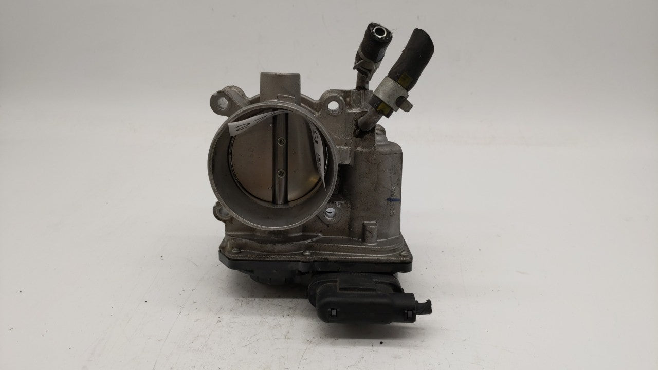 2014-2018 Hyundai Tucson Throttle Body P/N:35100-2E000 Fits 2011 2012 2013 2014 2015 2016 2017 2018 2019 OEM Used Auto Parts - Oemusedautoparts1.com