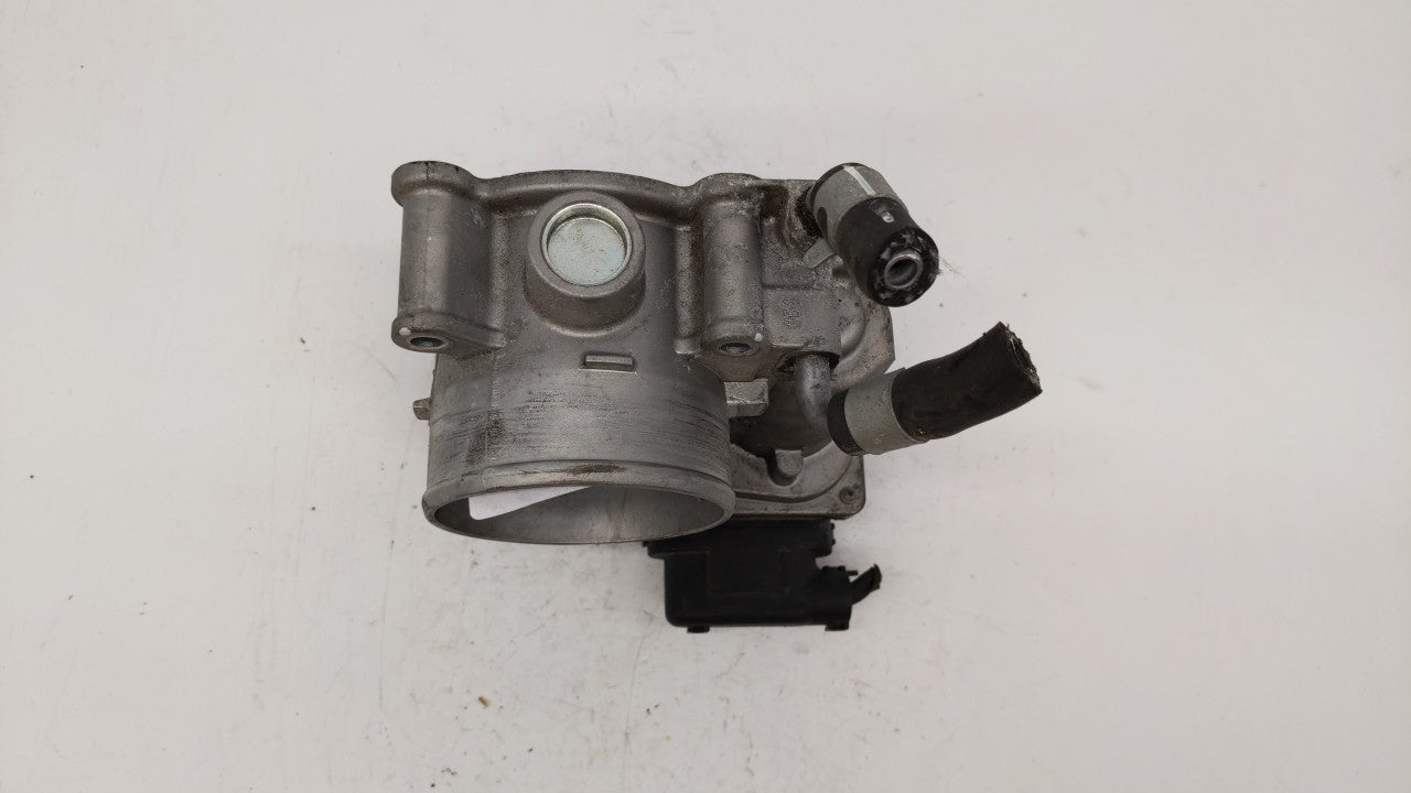 2014-2018 Hyundai Tucson Throttle Body P/N:35100-2E000 Fits 2011 2012 2013 2014 2015 2016 2017 2018 2019 OEM Used Auto Parts - Oemusedautoparts1.com