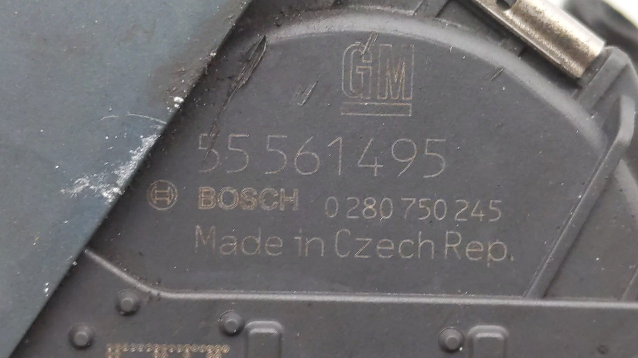 2011-2016 Chevrolet Cruze Throttle Body P/N:55577375 55561495 Fits 2009 2010 2011 2012 2013 2014 2015 2016 2017 2018 OEM Used Auto Parts - Oemusedautoparts1.com