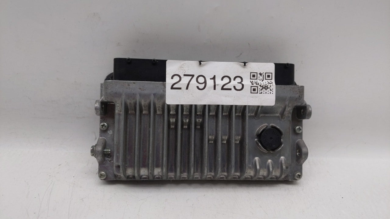 2016-2017 Toyota Camry PCM Engine Computer ECU ECM PCU OEM P/N:89661-06T21 89661-06T22 Fits 2016 2017 OEM Used Auto Parts - Oemusedautoparts1.com