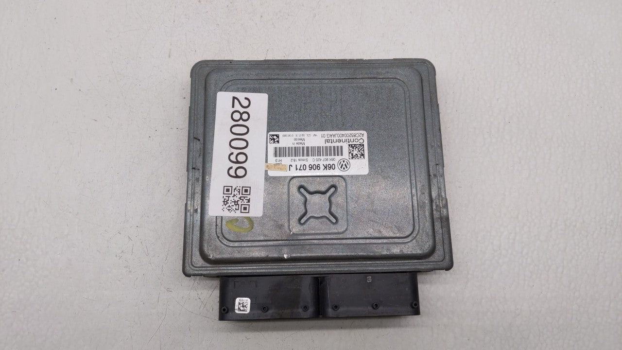 2015 Volkswagen Passat PCM Engine Computer ECU ECM PCU OEM P/N:06K 906 071 J 06K 907 425 C Fits OEM Used Auto Parts - Oemusedautoparts1.com